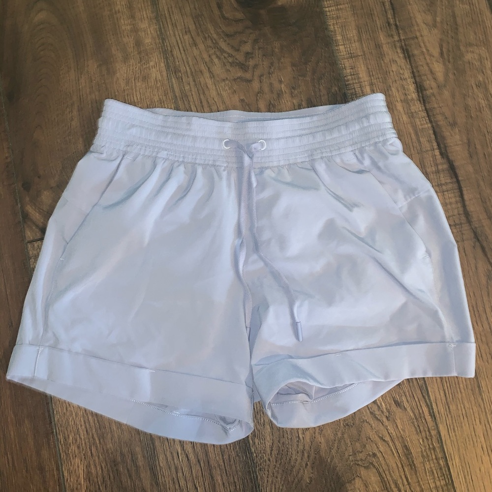 ‼️sold‼️Lululemon spring break away shorts